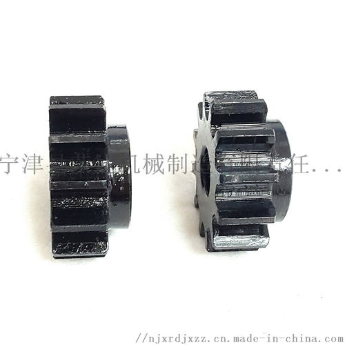 毛紡廠中無(wú)聲齒形鏈條與絲網(wǎng)輸送帶的應(yīng)用與優(yōu)勢(shì)